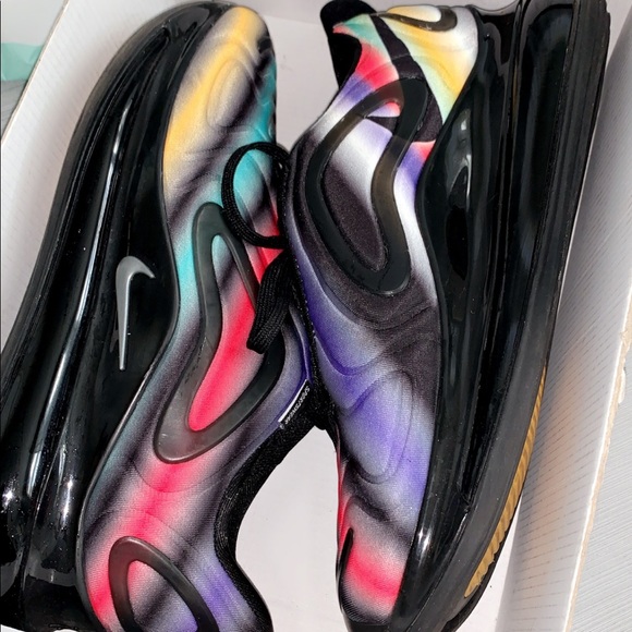Nike Shoes - Air max 720